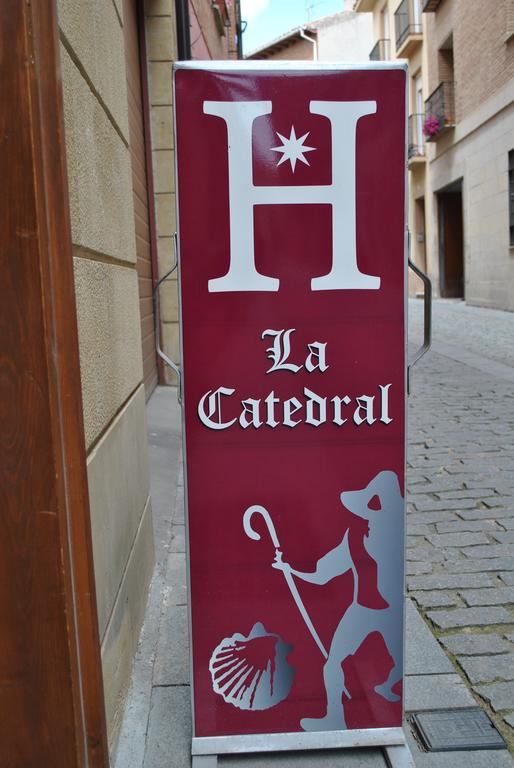 Hostal La Catedral ซานโตโดมิงโก เดลา กัลซาดา ภายนอก รูปภาพ